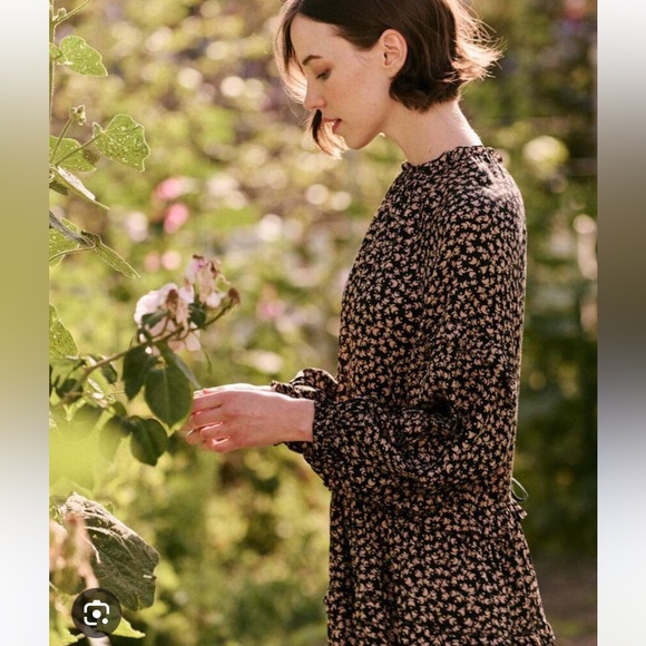 THE GREAT. The Windchime Dress in Crescent Floral - Picture 5 of 9